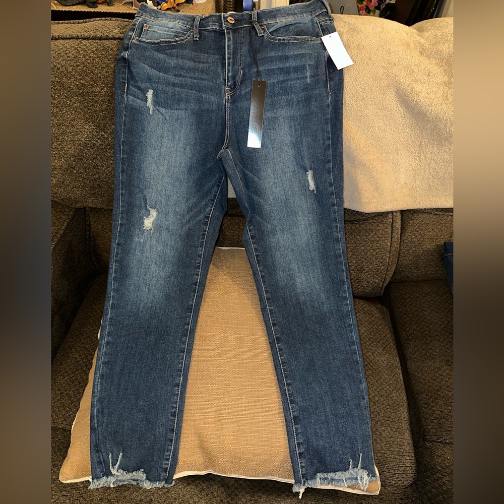 Nicole Miller SOHO High Rise Ankle Slim Jeans size 10. NWT